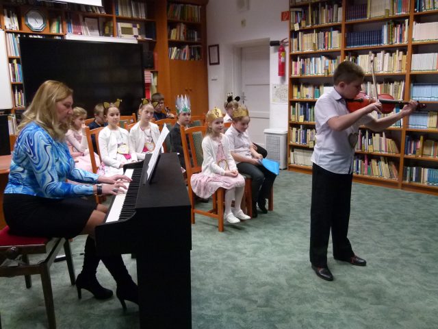 Zene a könyvtárban